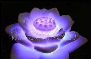 七彩蓮花燈 融合傳統(tǒng)與時(shí)尚的創(chuàng)意禮品